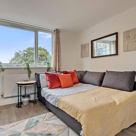 Hidden Gem In Battersea W/ Free Parking Apartment Londra Exterior foto