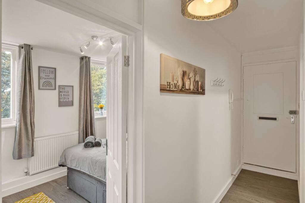 Hidden Gem In Battersea W/ Free Parking Apartment Londra Exterior foto