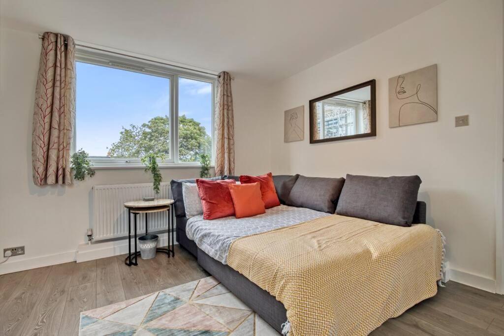 Hidden Gem In Battersea W/ Free Parking Apartment Londra Exterior foto