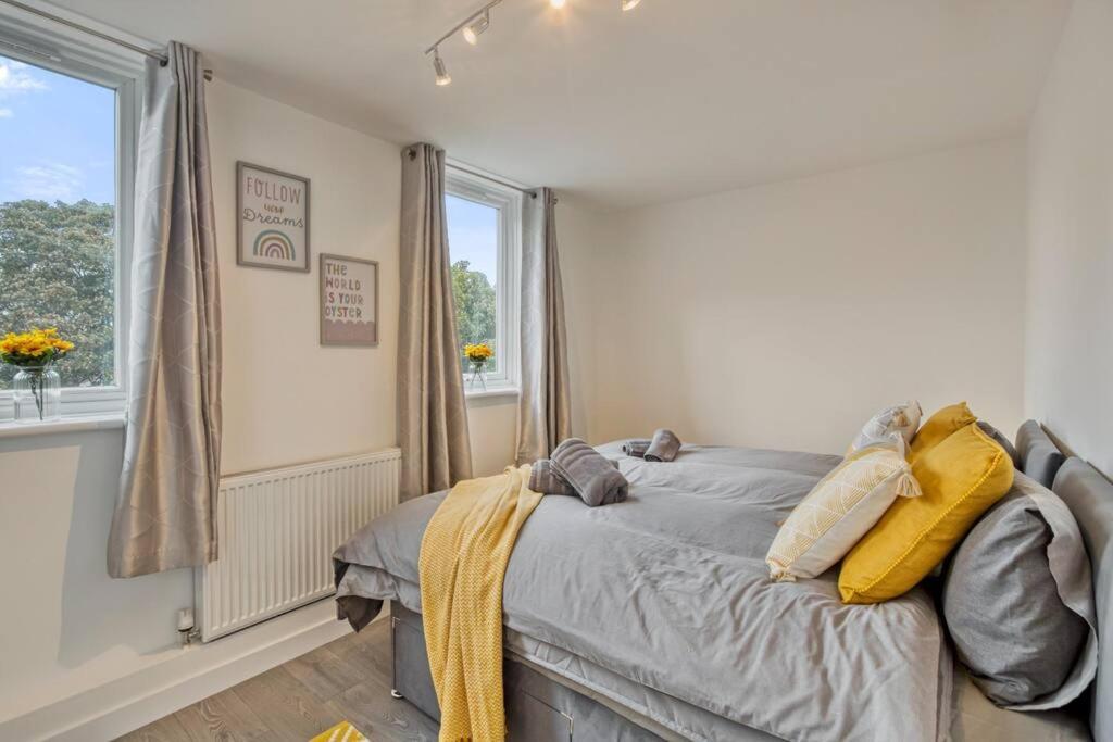 Hidden Gem In Battersea W/ Free Parking Apartment Londra Exterior foto