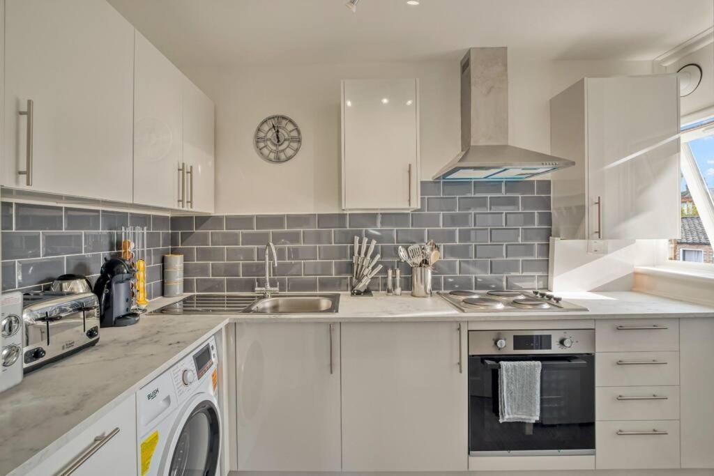 Hidden Gem In Battersea W/ Free Parking Apartment Londra Exterior foto